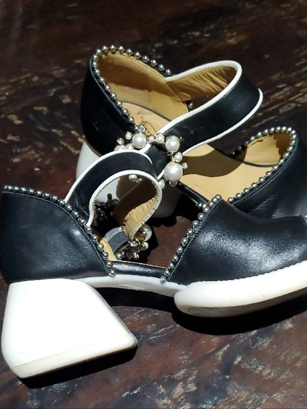 John Fluevog Black White Pearl-Embellished Leather Heels W Studs Platform Chunky - Picture 3 of 15